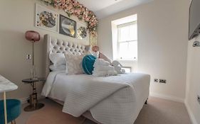 Beautiful, Modern Apartment In Hope Place Bath, 1 Bedroom Luxury City Centre Apartment With Beautiful City Views, A Stones Throw From The Royal Crescent In Bath